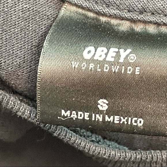 Obey 2 Sided Navy Color Graphic T-Shirt Mens Small Size Tee Shirts Top - Picture 5 of 6